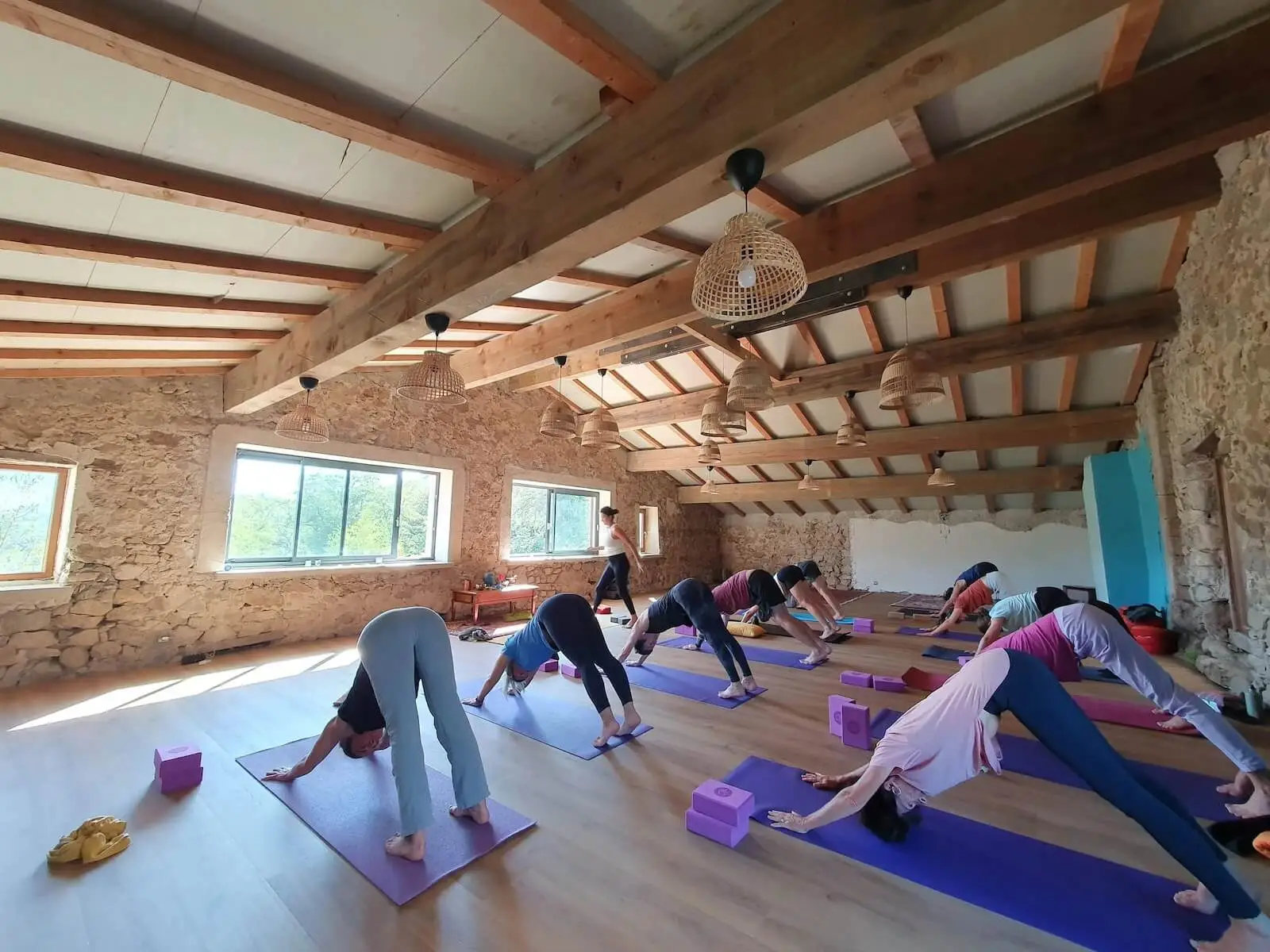 retreat_yoga-class.webp